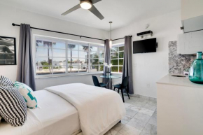 Best location by the Beach ! Free WiFi - TV - All amenities